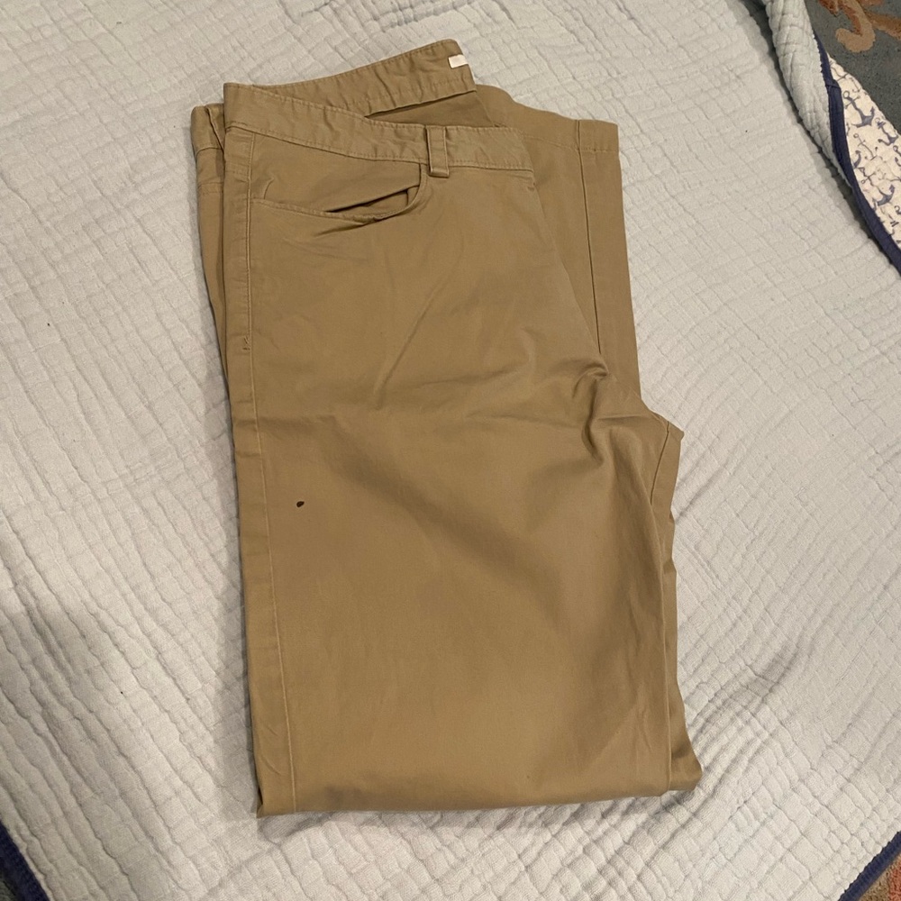 Men’s khaki dress pants, Calvin Klien 33/32